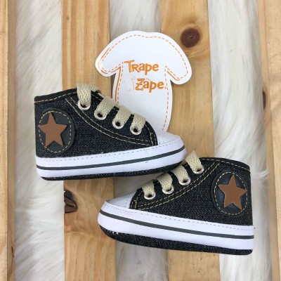Tenis cano alto com cadarço- JEANS PRETO com estrela marrom