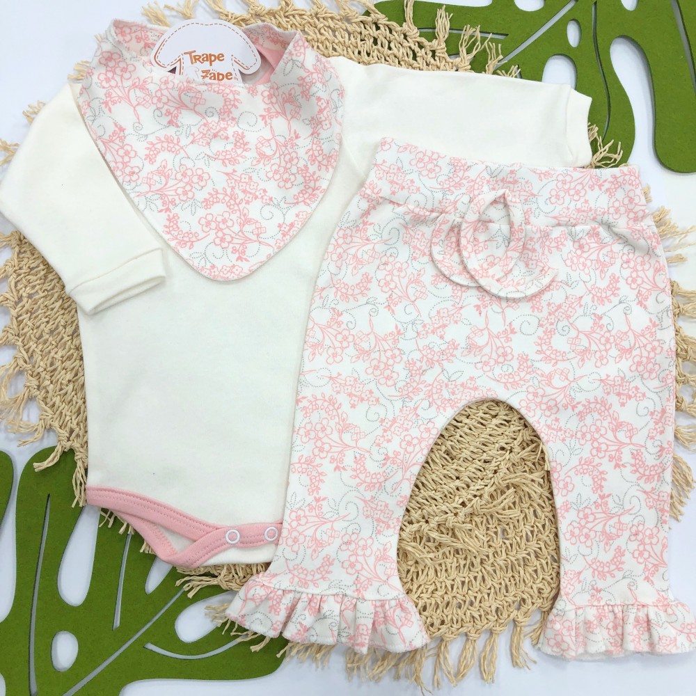 Conjunto Body, Calça e babador bandana- Off, rosa e prata florido novo