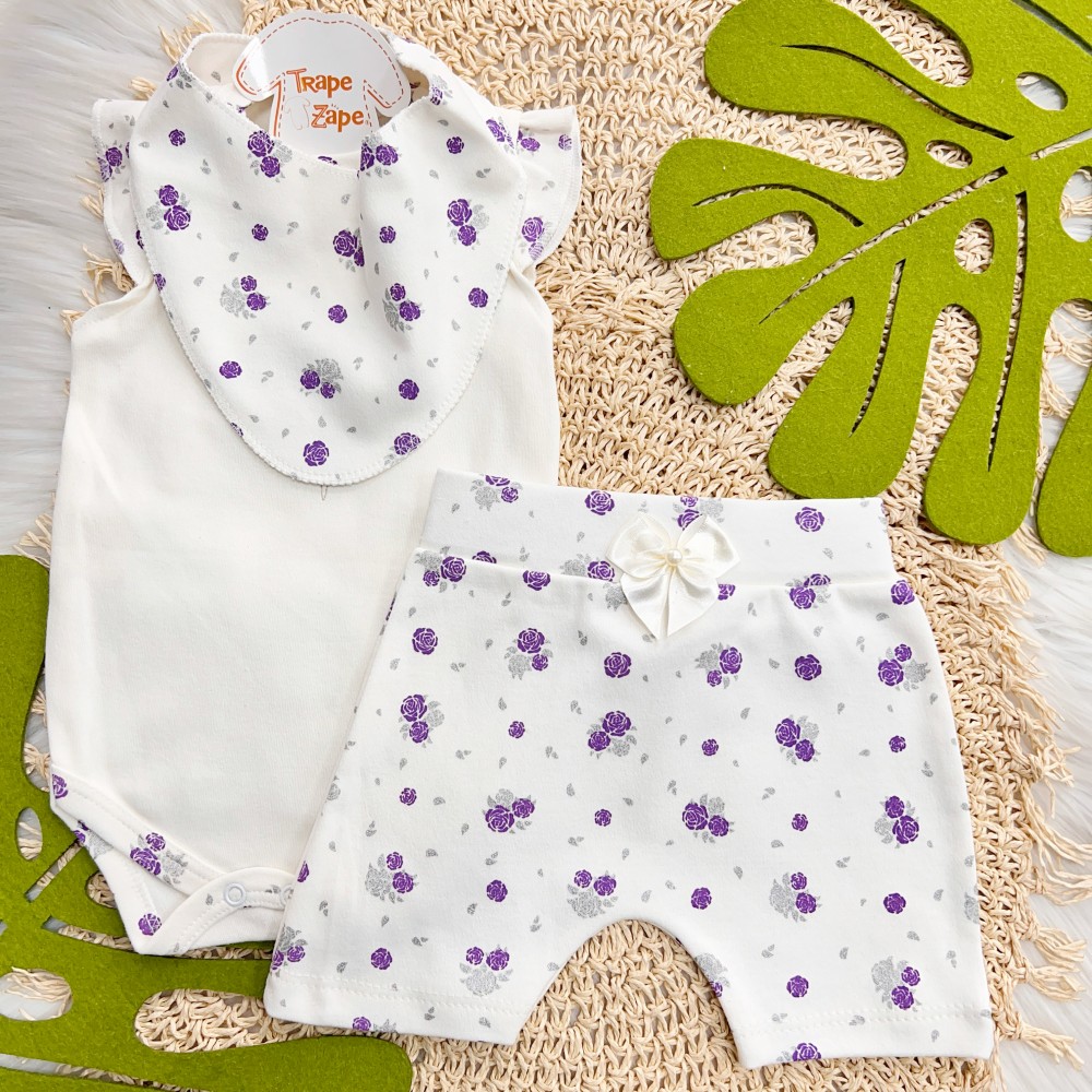 Conj. Body Regata Flor de Coração, Babador Bandana e Short Floral - Off White e Roxo