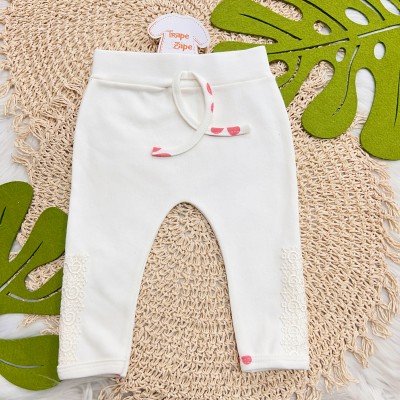 Conj. Body Manga Curta Flores Goiaba e Calça com Renda Lateral - Off White