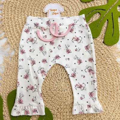  Conj. Body Manga Curta, Calça Flare e Babador Bandana Floral Grande - Rosa e Off White