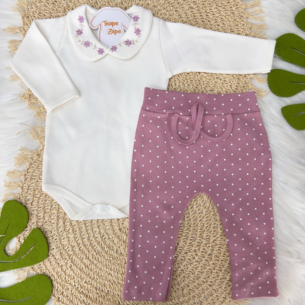  Conj. Body Longo Gola Bordada com Flores Lilás e Calça Poá - Off White e Uva