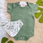 Conj. Body Manga Curta, Calça e Babador Bandana Dino - Verde e Off White