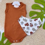  Conj Body Regata, Shorts e Babador Bandana Safari- Ferrugem e Off White