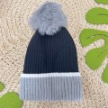 Inverno 24 - Touca de Lã Preta com Pompom Cinza