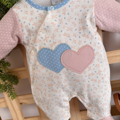 Macacão Trape Zape - Dois corações com Poá e Floral - Azul e Rosa