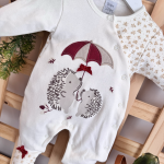 Macacão Trape Zape  - Porco Espinho com Guarda Chuva - Off White e Vermelho