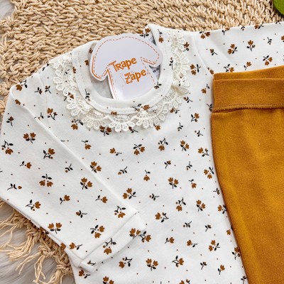 Conj. Body Manga Longa Mini Flores e Calça com Flores Rendadas - Off White e Caramelo 