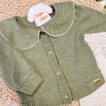 Inverno 2025 - Conjunto Florzinha Casaco Canelado com Gola Boneca e Calça - Verde e Bege 