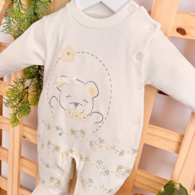 Macacão Trape Zape - Ursinha com Lacinho e Flores - Off White e Amarelo