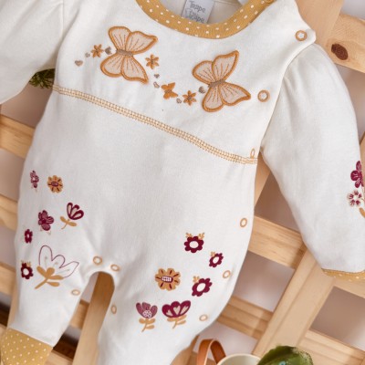 Macacão Trape Zape  - Borboleta com Flores - Mostarda e Off White