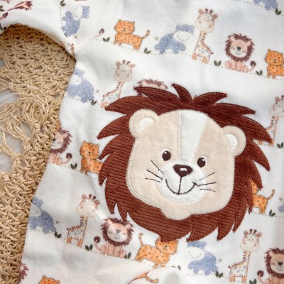 Macacão de Plush Safari com Bumbum Leãozinho - Verde e Off White