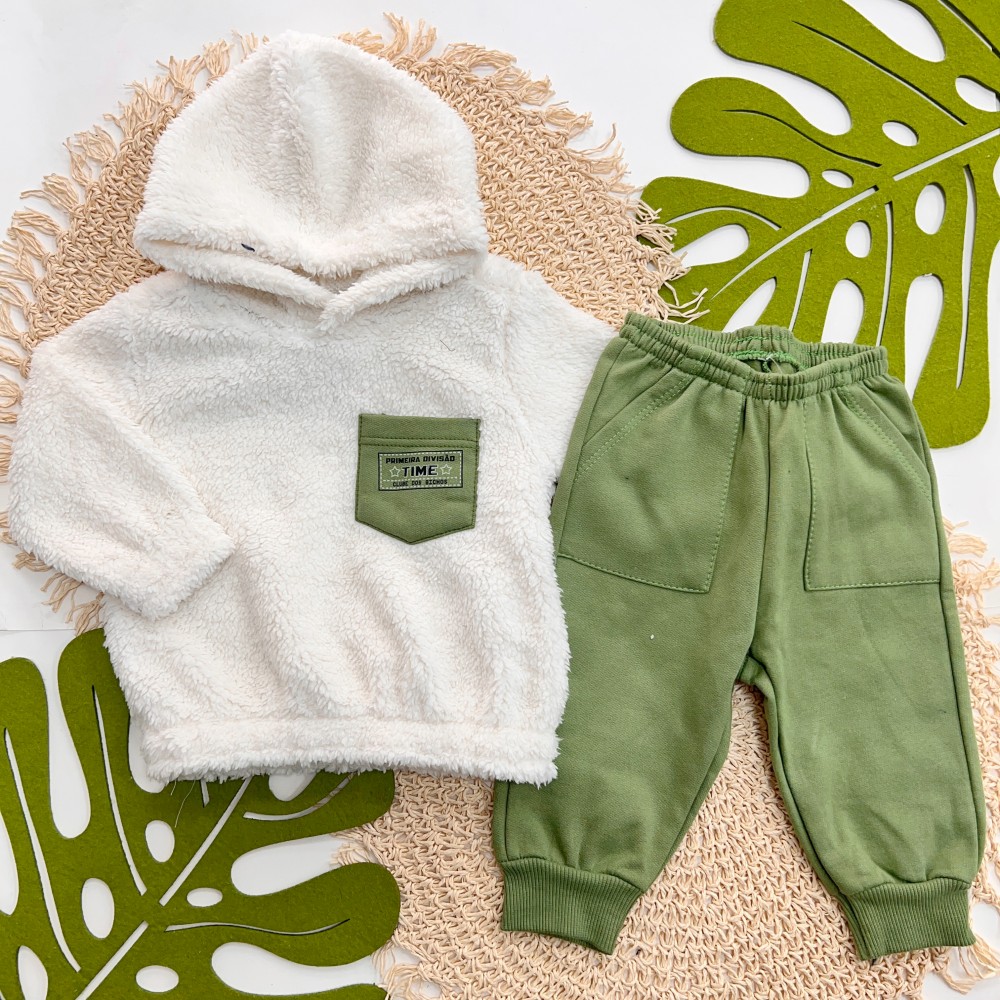 Inverno 2025 - Conj. Blusão de Pelinho "Primeira Divisão" com Capuz e Calça em Moletom - Off White e Verde