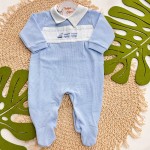 MacacãoTricotil (Tricot 100% Algodão) com Gola e Bordado - Azul Bebê Trenzinho