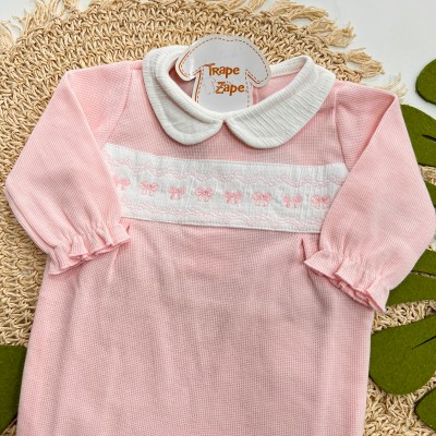 Macacão Tricotil (Tricot 100% Algodão) com Gola e Bordado - Rosa Bebê Lacinhos