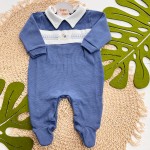 Macacão Tricotil (Tricot 100% Algodão) com Gola e Bordado - Azul Jeans Cavalinho de Brinquedo