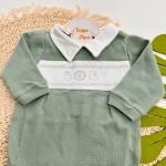 Macacão Tricotil (Tricot 100% Algodão) com Gola e Bordado - Verde Safari