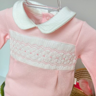 Macacão Tricotil (Tricot 100% Algodão) com Gola e Bordado - Rosa Bebê Losango
