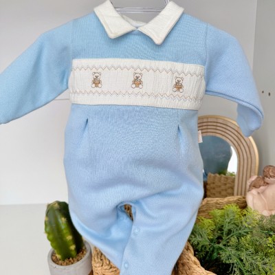 MacacãoTricotil (Tricot 100% Algodão) com Gola e Bordado - Azul Bebê Ursinhos