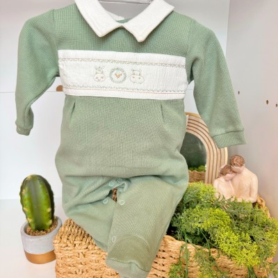 Macacão Tricotil (Tricot 100% Algodão) com Gola e Bordado - Verde Safari