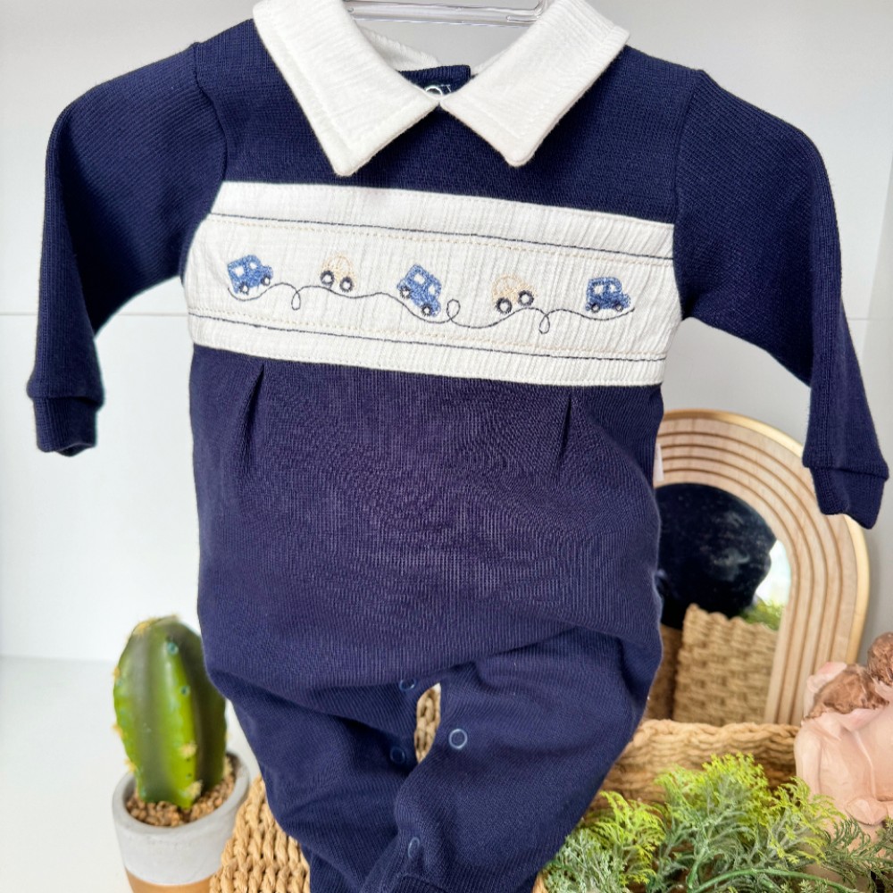 Macacão Tricotil (Tricot 100% Algodão) com Gola e Bordado - Azul Marinho Carrinhos