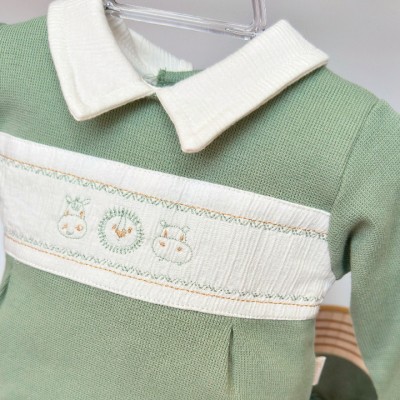  Macacão Tricotil (Tricot 100% Algodão) com Gola e Bordado - Verde Safari