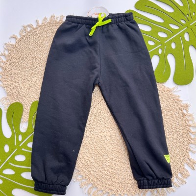 Inverno 2025 -  Conj. Jaqueta em Desenhos Neon e Calça em Moletom - Preto e Verde