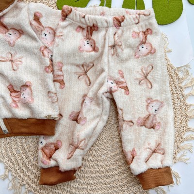 Inverno 2025 -  Conjunto Ursinha e Lacinhos Jaqueta com Capuz e Calça em Plush - Caramelo 