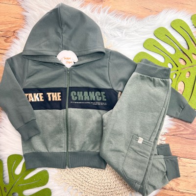  Inverno 2025 - Conj. Jaqueta Take The Chance e Calça em Moletom - Verde Militar