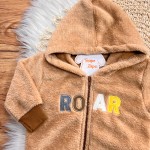  Inverno 2025 -Conj. Jaqueta em Pelinho e Calça Dino Roar - Caramelo
