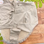  Inverno 2025 - Conjunto Casaco e Calça Moletom Perolas e Babadinhos - Bege