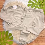  Inverno 2025 - Conjunto Casaco e Calça Moletom Perolas e Babadinhos - Bege