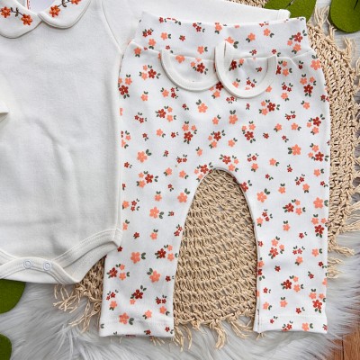 Conj. Body Manga Longa Gola Bordada com Flores Laranjas e Calça - Off White