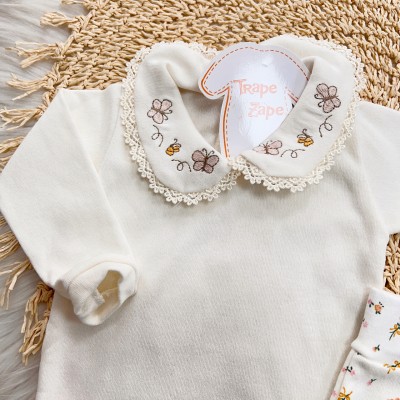 Conj. Body Manga Longa Gola Bordada com Borboletas e Calça Flores - Off White