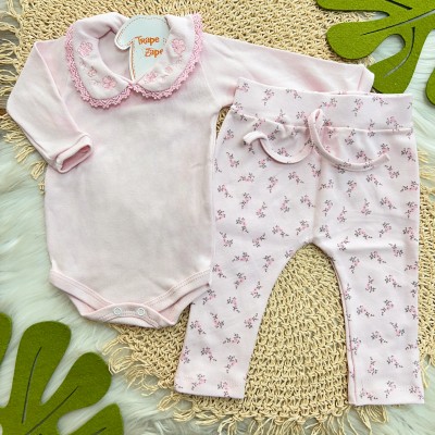 Conj. Body Manga Longa Gola Bordada com Borboletas e Calça Flores - Rosa