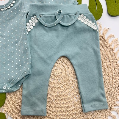 Conj. Body Manga Longa Poá e Calça com Flores Rendadas - Verde Menta