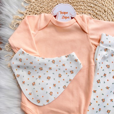 Conj. Body Manga Longa, Babador Bandana e Calça Mini Florzinhas - Salmão