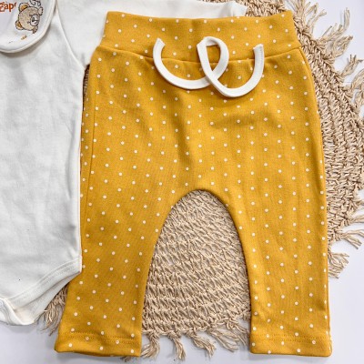 Conj. Body Manga Longa Gola Bordada Ursa Bebê e Calça Poá - Mostarda e Off White