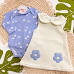 Inverno 2025 - Conj. Body Florzinhas e Salopete em Fleece - Azul Claro e Off White