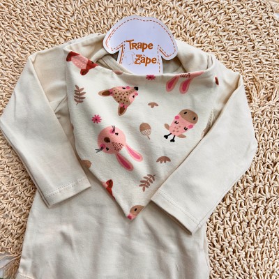 Inverno 2025 - Conj. Body Manga Longa, Babador Bandana e Calça Floresta Baby - Creme