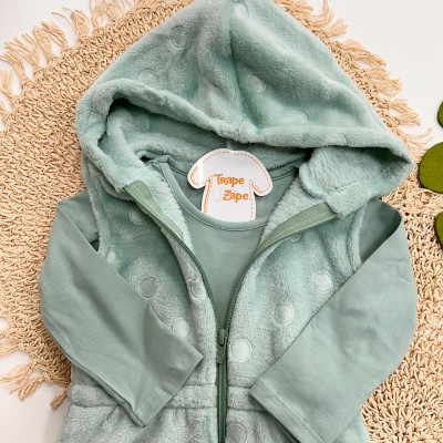  Inverno 2025 - Conj. Colete em Plush, Blusa Manga Longa e Legging Corações - Verde