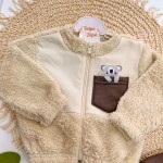 Inverno 2024 - Conj. Jaqueta Pelinho Coala no Bolsinho e Calça em Moletom - Areia e Marrom