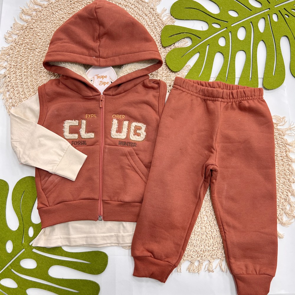 Inverno 2025 - Conj. Colete Club Fossil, Blusa e Calça em Moletom - Ferrugem e Areia