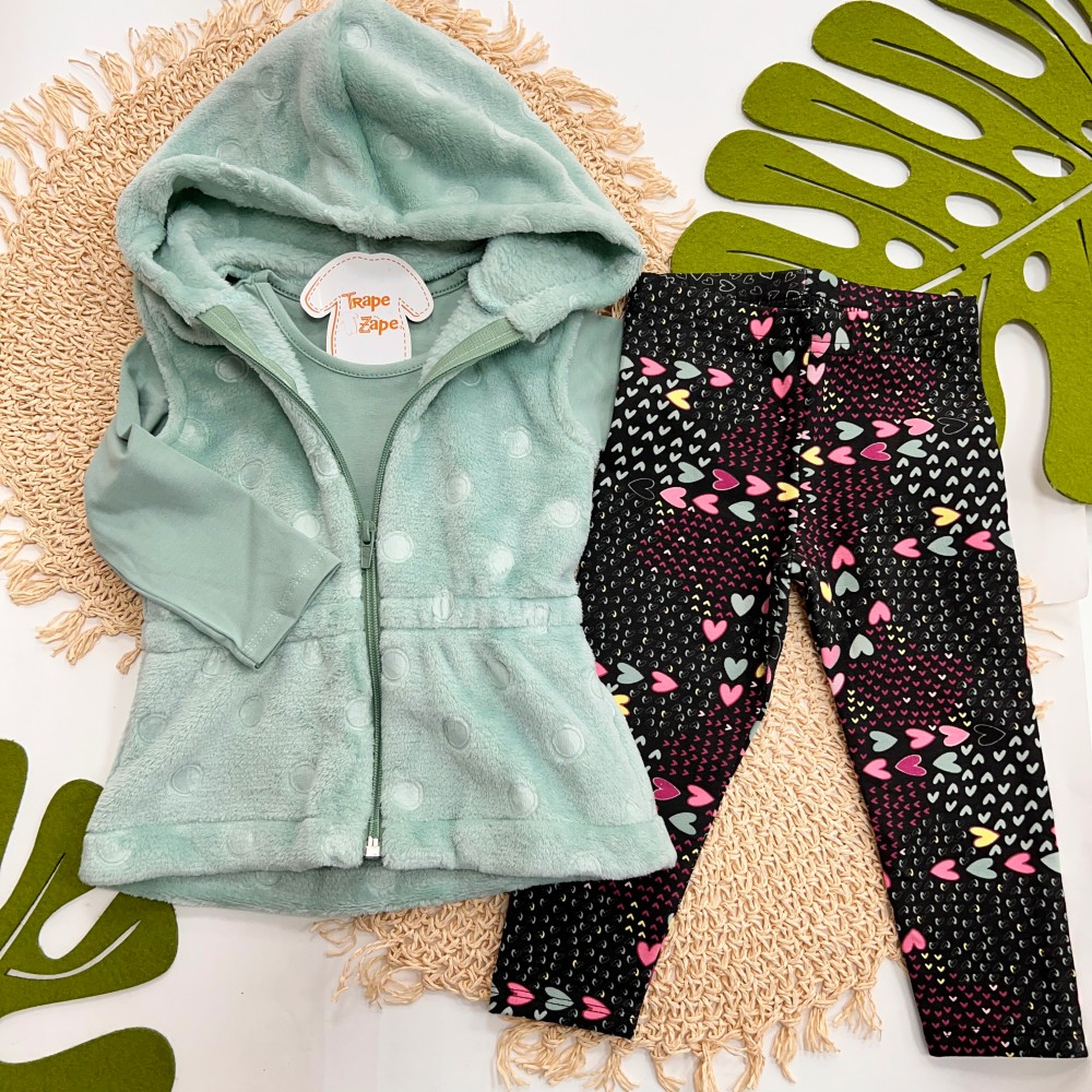  Inverno 2025 - Conj. Colete em Plush, Blusa Manga Longa e Legging Corações - Verde