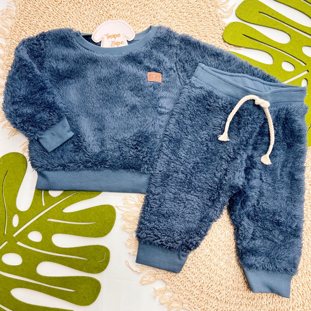 Inverno 2025 - Conj. Casaco CLRT e Calça em Pelinho - Azul Jeans