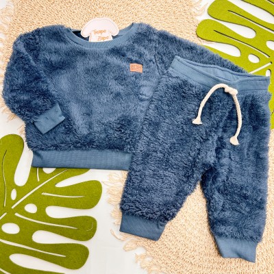 Inverno 2025 - Conj. Casaco CLRT e Calça em Pelinho - Azul Jeans