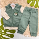 Inverno 2025 - Conj. Colete Leãozinho, Blusa Manga Longa e Calça - Verde e Areia