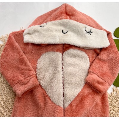 Inverno 2024 - Macacão Pijama de Pelinho com Capuz Ursa - Rose e Areia