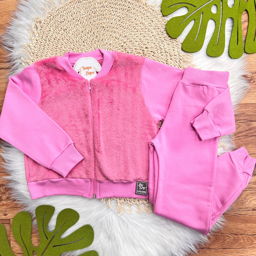 Inverno 2025 - Conj. Jaqueta com Plush e Calça em Moletom - Rosa