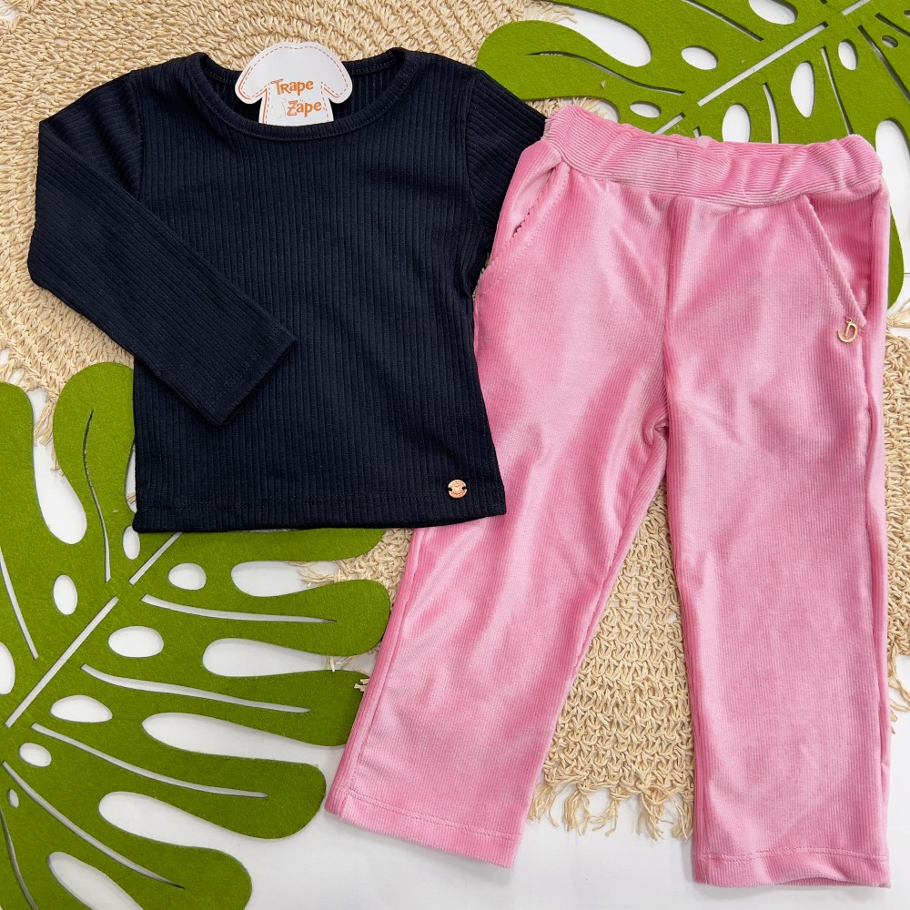 Inverno 2025 - Conj. Blusa Ribana e Calça Flare em Plush Canelado - Preto e Rosa